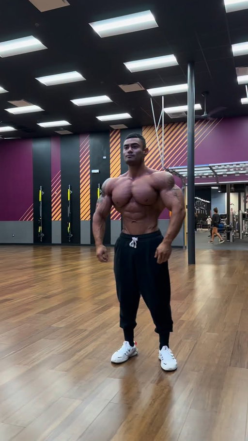 All time favorite look. This was a few days post show, after some really good eating. Gonna try to mock the process next time I peak. Strongly feel that if I can bring this look to the stage, it’s game over

@darcsport - POTVIN10 
@ruleoneproteins - JEREMY 

#fyp #explorepage #nfgu #viral #ssdd