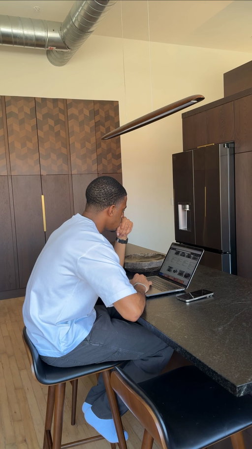 Car shopping, but on my schedule with @amazon Autos. #AmazonAutos #amazonpartner
