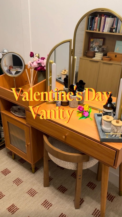 Happy Valentine’s Day! 💐
#flowers #valentinesday #bouquet #vanity #makeupvanity