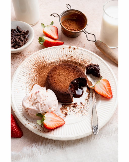📸 molten cakes for @sugarsnapbakingco 💌 happy valentine’s eve 🥰🤍