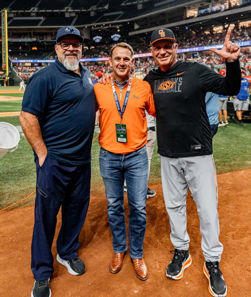 The new head ball coach keeps good company

#GoPokes