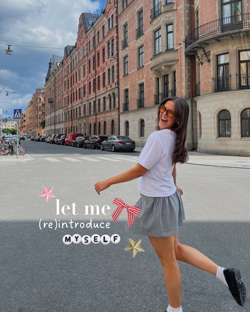 hiiii !!!🎀💌 i thought it was time for a little reintroduction🧚🏼⭐️💐🤘🏼 so this is me & a mini insight into my london town journey & my ‘why’ behind this page✨🩵🌷i am so so SO glad the version of me who had just moved to london took the leap & made this account because it’s been better than i could have everrrrrr imagined !!!! so thank you a million for following along my little life⭐️ it really does mean the world!

so for any newbies welcome to my little corner of the internet !! & to the hobby hunt OG’s hiii LOVE U!!!! thanks so much for being here🩷🩷

ps. i had SO much fun creating this post!!!!!✂️🎨💌🎀 full inspo/concept from the fashion vlogger queeniepop herself @tabithamy1 !!!!!!

#introducingme #reintroduction #london #lifestyle #londongirl