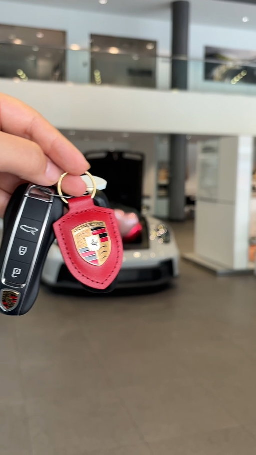 Happy Valentine’s Day from Porsche Bethesda.
Fall in love with the drive. 💕