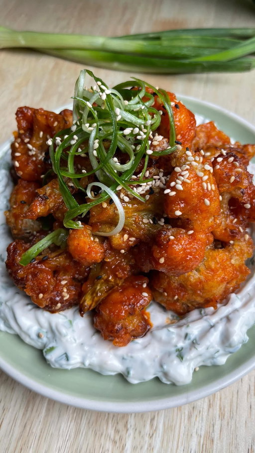 Sticky, crispy, umami packed Gochujang buffalo ‘wings’ in honour of Twisted’s ‘pastes’ month ✨

This ones an oldie but a goldie. YES cauliflower ‘wings’ scream veganism circa 2001 but honestly we couldn’t care less what you wanna call them. These are just stupidly good, especially with a generous dollop of Gochujang making the sauce spicy, salty and funky. The paste does allll the work here. Make these, marvel at your creation and enjoy every delicious mouthful ☀️☀️☀️

Full recipe in bio!! #veganrecipes #cauliflowerwings #plantbasedrecipes