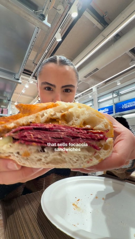 Another weekly recap of Madrid eats 🇪🇸🥪🥯🥗

@petra_mora 
@sisi.bagels 
@greta.saladbar 

#studyabroad #madrideats #collegestudent #madrid #studyabroadlife