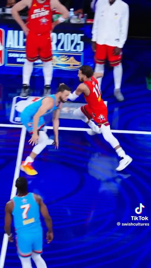 🏀 NBA All-Star #throwback to when Trae Young cooked 3 Hall Of Fame guards in the same clip 🥶🥶

#nba #nbahistory #nbahighlights #bball #nbaallstar #basketball 

h/t swishcultres/tiktok
🎥 @nba
