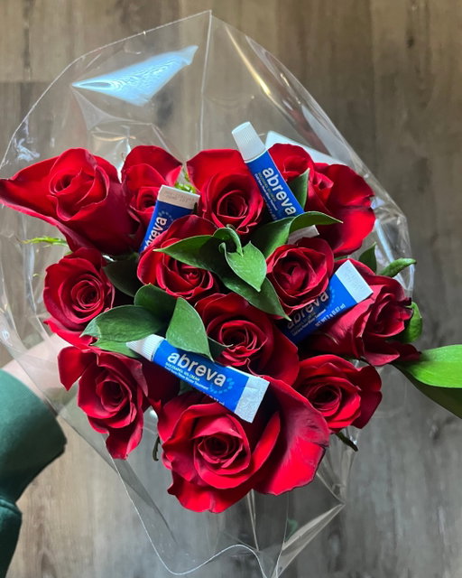 Roses are red, #abreva is blue, cold-sore care can be cute too 💐