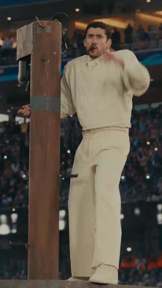 Still not over this, @badbunnypr🔥 #applemusichalftime