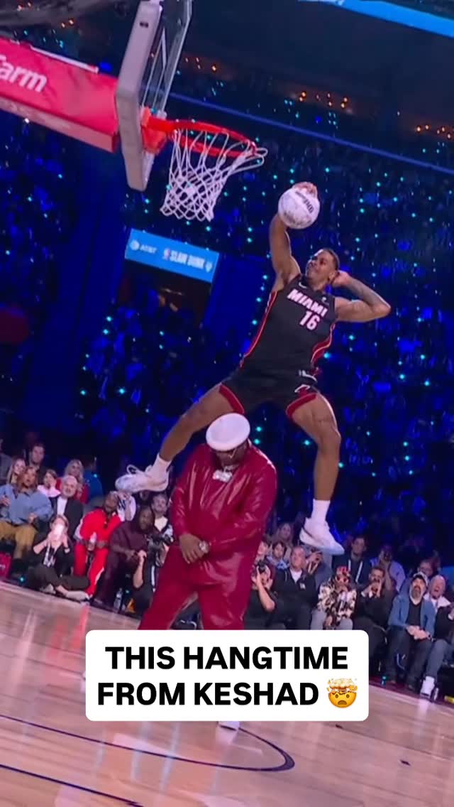 @kj_showtime0 goes WAY UP for his opening round slam at @att Slam Dunk! 😳