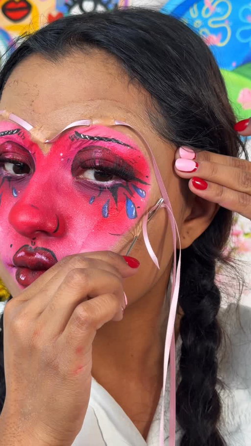 otra vez jugando con lo que significa un maquillaje 🧵🪡 #threadedmakeup