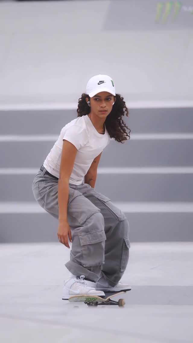 The Champ is here 🏆 @rayssalealsk8 takes home the first win of the SLS 2026 Season at #SLSSydney 🇦🇺