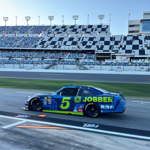 Friday at the track 🔥

Race day photos coming soon 👀

#UnitedRentals300 #Daytona