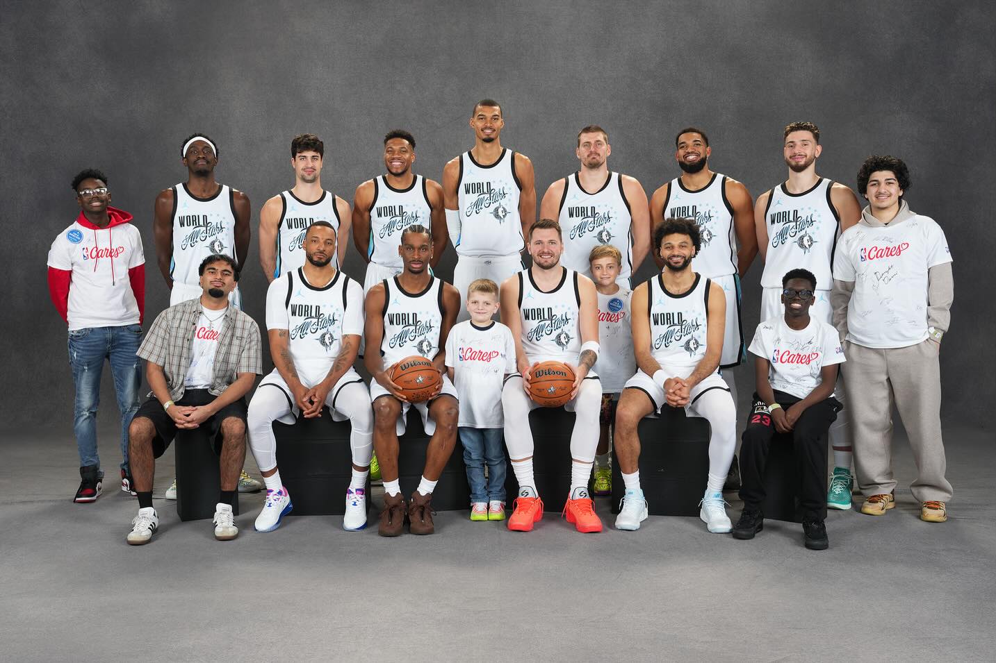 Smiles all around from our friends at Make-A-Wish for their NBA All-Star Photoshoot 😁 📸