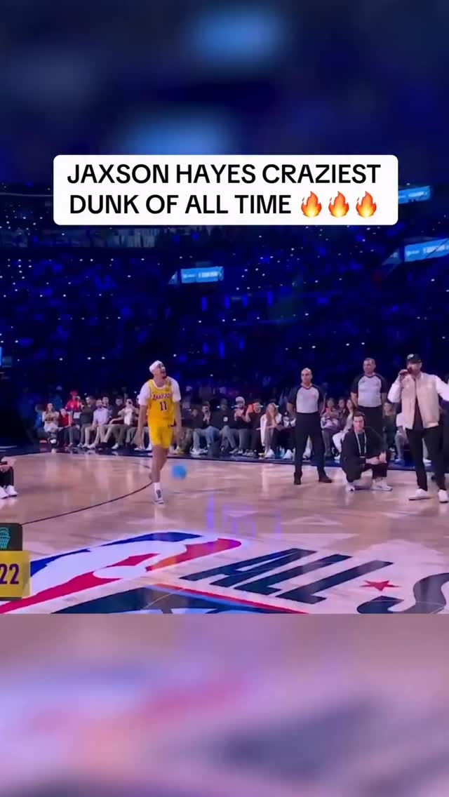 This gotta be the worst dunk contest ever 🤦‍♂️ via @stadiumliveapp