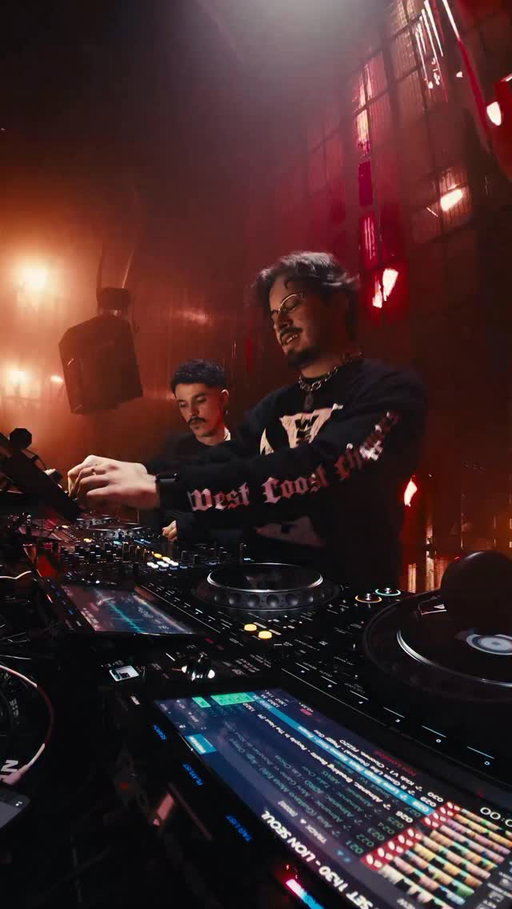 KOREA WAS BLESSED WITH THE POWER OF TENTH SEASON 🅰️

thank you for an unreal debut ❤️ we’re completely in love with this place. first time in asia and it already feels like home 🇰🇷 감사합니다

📹: @alessandrokelvin
