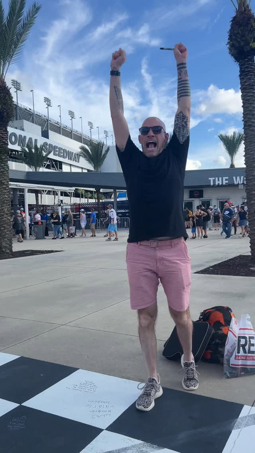 In honor of the running of #Daytona500 today 🏁 flashing back to my first time at @daytona last year. Was such an incredible experience!

#daytonainternationalspeedway #nascar #brianfink #daytona
