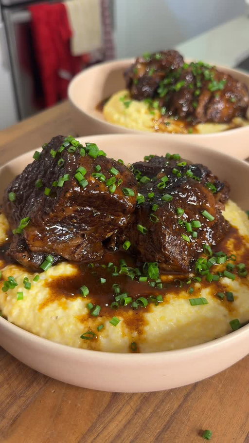 Red Wine Braised Short Ribs are a quintessential cozy meal all cooks should have in their arsenal, just like great cookware! Shop the @hexclad winter sale now!! 🍷 

Comment “COZY” or “RECIPE” to get a link for the full recipe + access to the Hexclad winter sale 

https://alessandraciuffo.com/red-wine-braised-short-ribs-with-parmigiano-polenta/