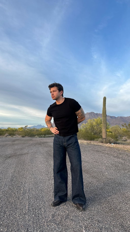 Most guys are wearing the wrong pants for their build. Here’s how to fix it. #menswear #denimstyle #styleguide #howtostyle #mensfashion