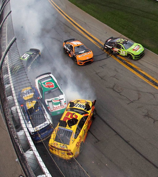 Seas parted. 🌊🥴 P7 in the Daytona 500. 

We had a really strong car. Had a shot on the last restart and that’s all you can ask for. The bottom lane didn’t materialize but we did make it through the chaos. Good start to the season… need that with the new points format! Thanks to everyone at @rfkracing for all the hard work going into this race.