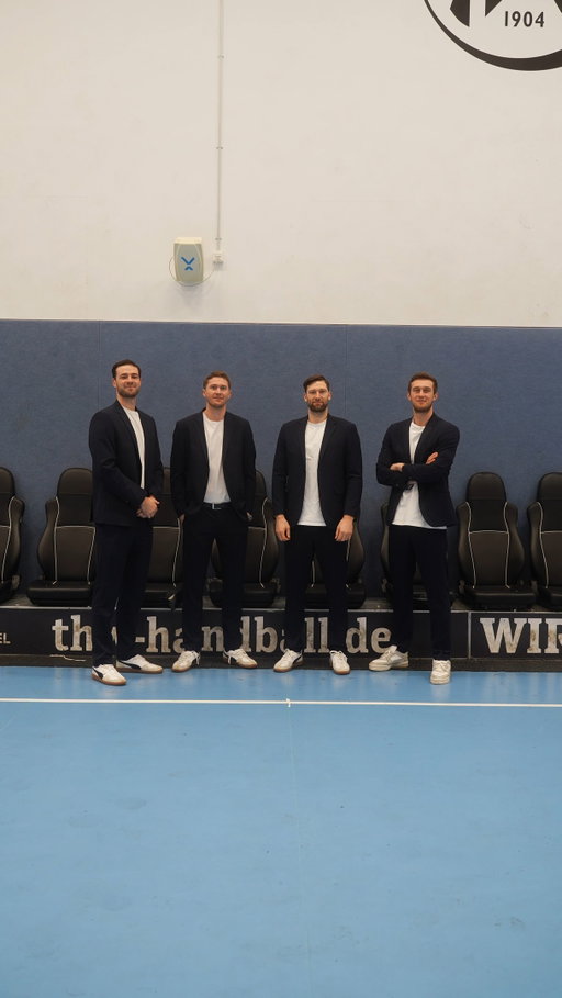 Ready in style for the main round 👔👌 Tomorrow the EHF European League starts and of course our fashion partner is on our side again 🙌 Save know 25% off all styles on lindberghfashion.com with the code „thwkiel“ 🔥 #WirSindKiel #NurMitEuch #lindberghfashion #LindberghCommunity_ _The code is valid through Wednesday, February 18th