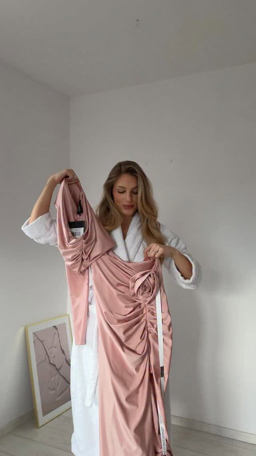 Plesová sezóna je tady a moje otázka zní. Co si vezmu na sebe? 💃🏼
Ještě že @zalando má na jednom místě tisíce značek a výběr u kterého zjišťujete, že možná potřebujete všechny 😅 
Vytvořila jsem si tam i svoji nástěnku, ať se k šatům můžu kdykoliv vrátit, takže pokud hledáte šaty, určitě mrkněte na mojí nástěnku ✨
Co vy, máte na Zalandu nějakou oblíbenou značku? #zalando #whatdoiwear 

ve spolupráci