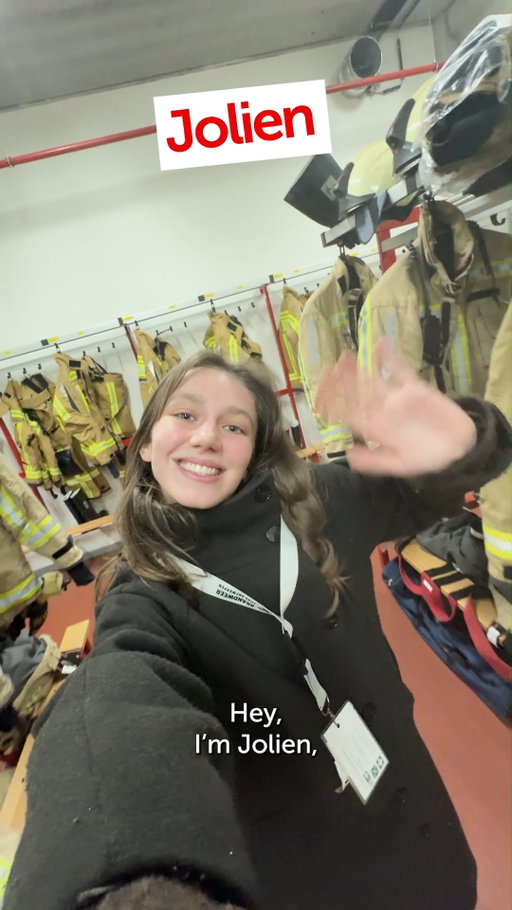 Seconds save lives. 🚨 That is why 1,500 Antwerp firefighters rely on one centralized system. 🖥️ Tech Traveler Jolien is back, diving into the Barco tech that helps the Antwerp Fire and Rescue Service respond faster. 🔥 #TechTravelers #Visioneering #BarcoTech @bzantwerpen