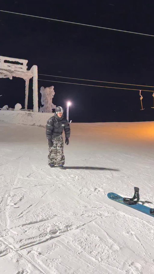 Snowboarding’s never been easier🗣️ #StepOn