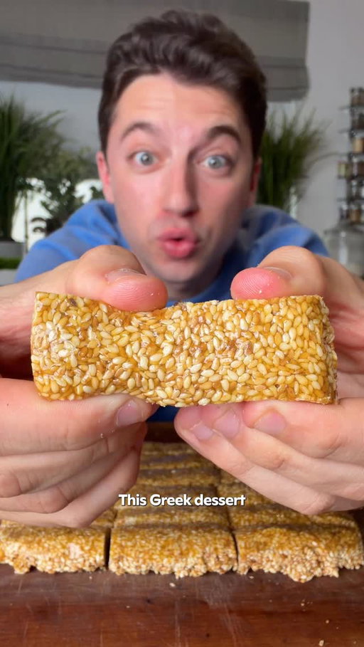 Sesame + Honey = Pasteli. This genius Greek dessert is so ridiculously easy to make yet absolutely delicious. I did 8 oz of sesame seeds and 8 oz of honey. You can add in nuts to the mix too, if you’d like. #recipe #easyrecipe #pasteli #cooking
