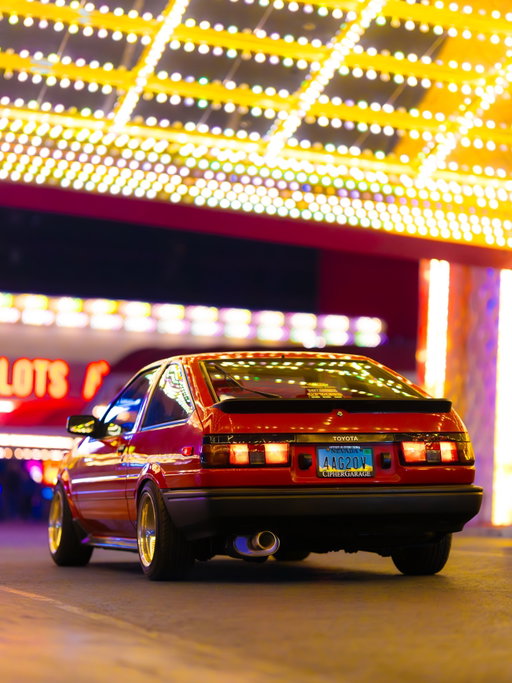 Vintage Vegas vibes. A night out with a classic 1980s car under 1980s style casino lights, with blurry tungsten light bulbs and neon lighting providing a classic Las Vegas backdrop. 🤩

#AE86 #ClassicToyota #VintageLasVegas #VintageToyota #toyotagram