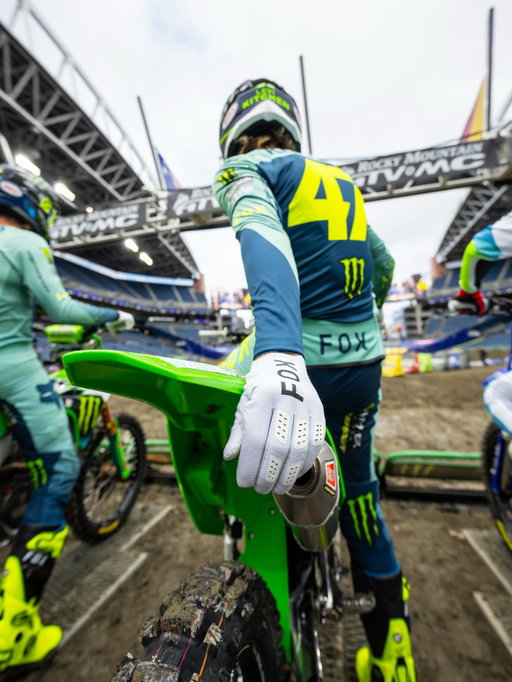 Happy with my riding in Seattle. The crowd was nuts during the main it was such a cool feeling. Thank you to everyone who was there to support me. Time to hang with some family and rest before getting back to riding. See you all soon 🫶