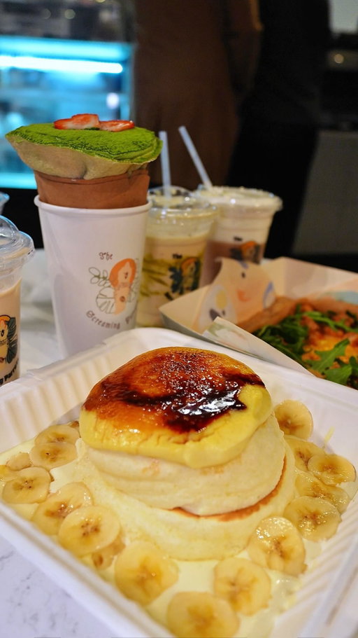 📍The Screaming Parrots Cafe (16095 Cleveland St, Ste 110, Redmond, WA 98052)

What I ordered:
- Pistachio latte
- Da Hong Pao latte
- Da Hong Pao tea w/ cream top
- Creme brulee soufflé pancakes
- Chicken crepe
- Chicken omelette 
- Strawberry matcha crepe