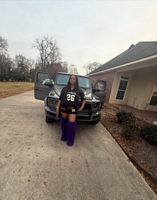 Cajun girls up.. it’s Mardi Gras SZN 💜💛💚