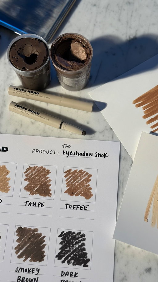 We’re definitely falling for the Dark Brown Eyeshadow Stick + Espresso Best Pencil combination. 

What’s your favorite eyeshadow/liner shade combo?