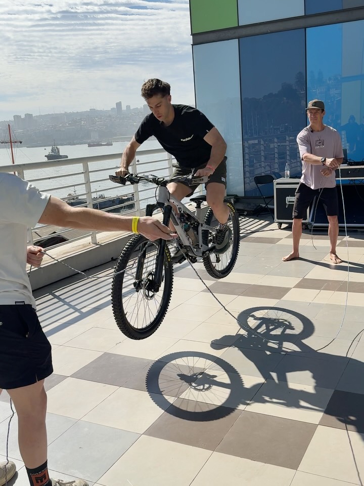 Valpo 🤳 video dump 🤝
Red Bull Valparaiso Cerro Abajo full replay in bio.
#bike #downhillmtb #mtb #urbandownhill