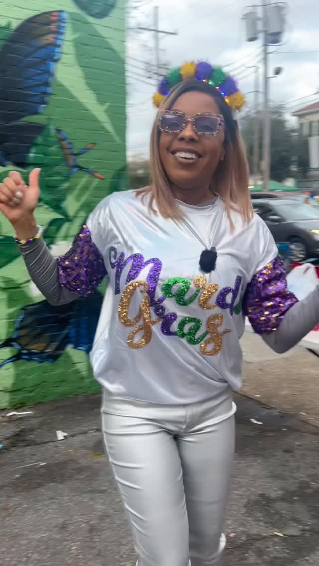 Happy Mardi Gras💜💚💛! Meet us outside for Zulu! Now don’t worry if you aren’t in New Orleans to join us, on @q93fm and @985wyld ! Download our free @iheartradio App! Let the good times rolls y’all! #mardigras #nola #zulu #culture #carnival