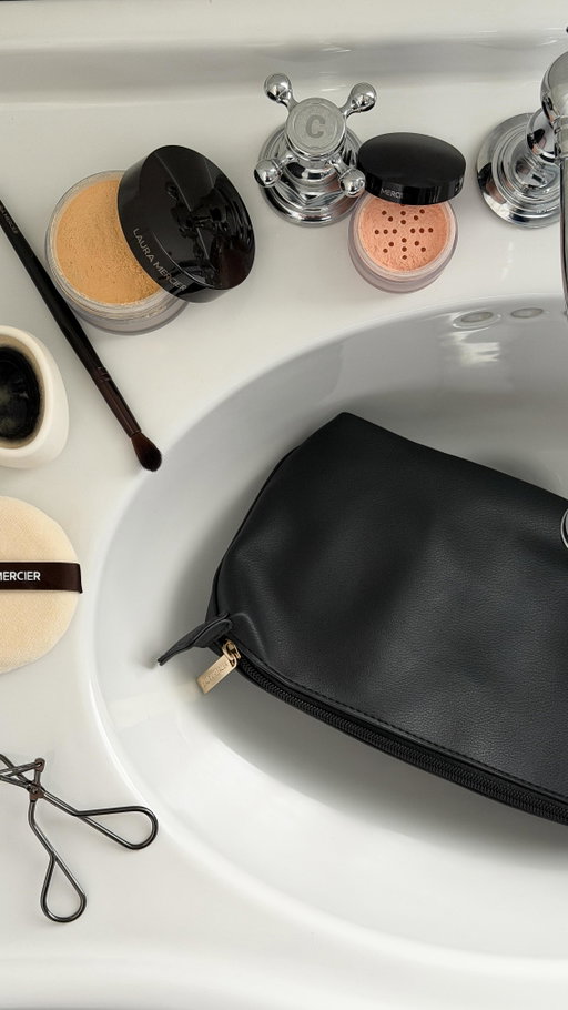 Global Beauty Director, @tayabaxmercier, showcases simple secrets of artistry that amplify any look.​
​
Find Secret Brightening Color Correcting Under Eye Setting Powder and the Secret Brightening Powder Brush now at LauraMercier.com.