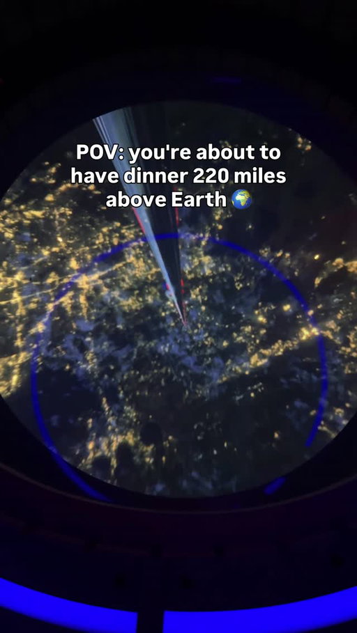 Would go you to space for dinner?🪐