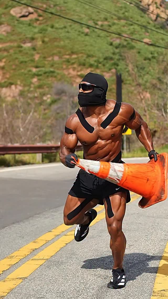 Train to be dangerous 🥷🏿 Lock in