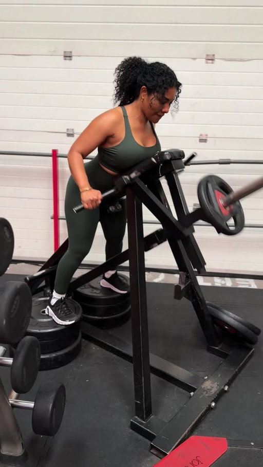 Back day energy 💪🏽

Building strength you can’t always see… but you’ll definitely feel.

Focused on pull movements today, keeping the tempo slow and controlled 🔥