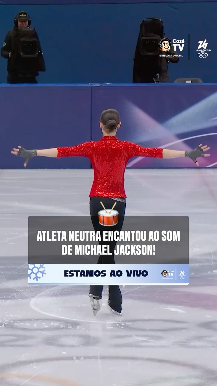 PERFEITAAAAAAAA AO SOM (E FIGURINHO) DO REI DO POP! 🤌🕺🪩

EM SUA PRIMEIRA OLIMPÍADA, ADELIIA PETROSIAN DEU SHOW COM O MEDLEY DE EARTH SONG, BILLIE JEAN E THEY DON'T CARE ABOUT US, DE MICHAEL JACKSON! A APRESENTAÇÃO VALEU A NOTA DE 72,89 NA PATINAÇÃO ARTÍSTICA! ⛸️

ADELIIA É RUSSA, MAS ESTÁ COMPETINDO COMO ATLETA NEUTRA. A RÚSSIA ESTÁ PROIBIDA DE PARTICIPAR DOS JOGOS OLÍMPICOS POR CONTA DO CONFLITO COM A UCRÂNIA. 👀👀

❄️ VEEEEEEEEM, ESTAMOS AO VIVO COM A PATINAÇÃO ARTÍSTICA!!

#JogosOlímpicosDeInverno #TempoRealCazéTV #PatinaçãoArtística