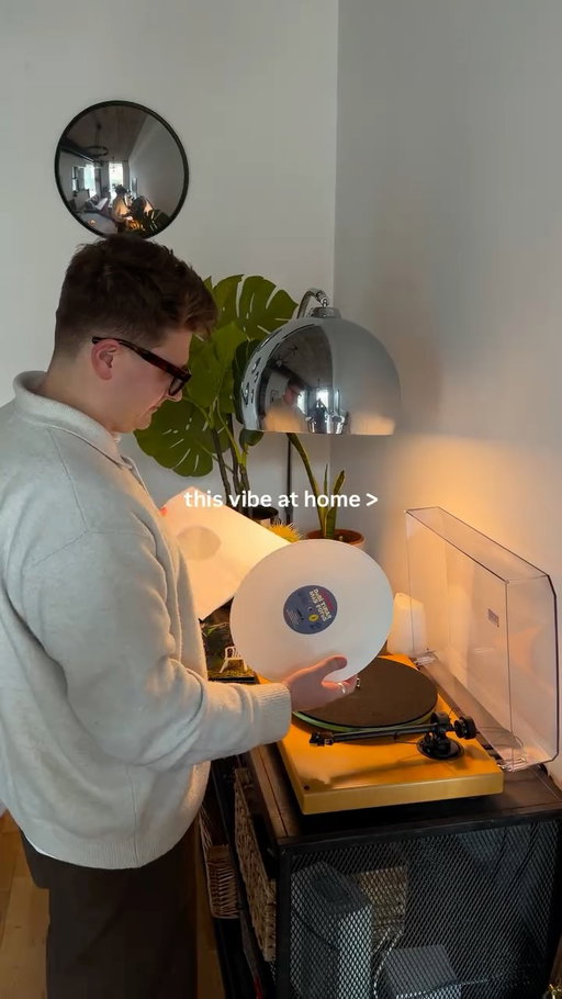 this sort of vibe at home >> 

#homeinspo #boyapartment #midcentury #homedecor #minimalisthome interiordecor interiors unisexapartment scandiinterior badbunny eameschair apartmentdecor beforevsafter beforeandafters homerenovationideas loftapartment nycapartment londonapartment f1 formulaone f1decor loftdesign