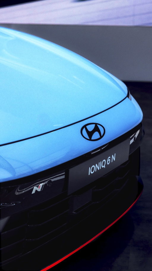 Behold a new benchmark for EVs. The first-ever IONIQ 6 N has landed at the AutoShow in Toronto, blending bold design, intelligent tech and everyday versatility.
. 
Nouvelle référence dans le monde des VE : voici la toute première IONIQ 6 N, présentée au Salon de l’auto de Toronto. Une voiture qui réunit design audacieux, technologies intelligentes et polyvalence au quotidien.

#AutoShowCA #HyundaiCanada #IONIQ6N