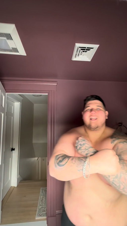 Started Tommy G’s 100-pound weight loss journey… and I’m BACK again.
Down 3 pounds from my last weigh-in — 367.1 on the scale. Small wins, big Italian celebrations 🤝
Partnered with @nobull to try the Outwork Edge in the Sunrise Punch colorway… giving the big man the support he needs while I’m shooting hoops, running suicides, and questioning every life decision that led me here.
Let’s keep working. 🏀  #NOBULLPartner
