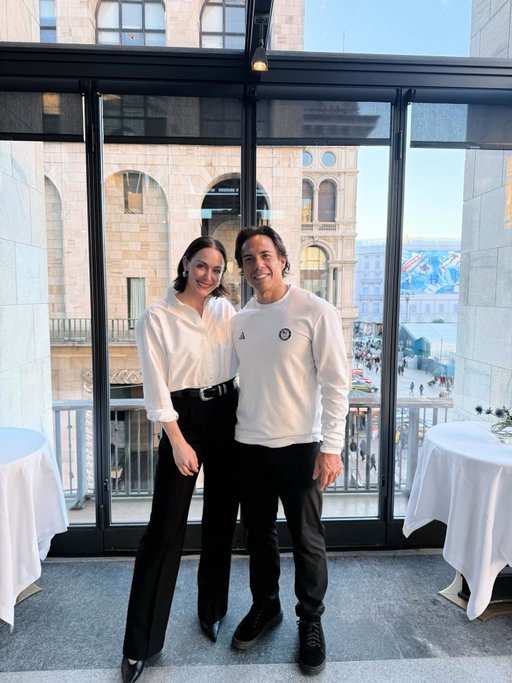 APOLO OHNO!!! 

It was SO special sharing the stage with him and the Deloitte US CEO today to talk about the mindset of elite athletes, strategies to cope with pressure, and what executives in the boardroom can leverage from the world of sport. 

I learned so much. What a legend!!