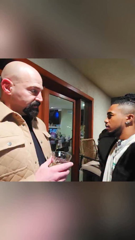 Ex UFC fighter elbowing me for the clip knowing I’m intoxicated… ight bet 🫡

#deenthegreat