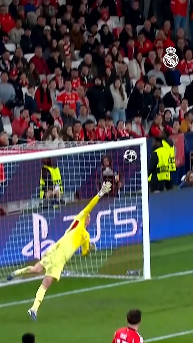 🔂 On repeat. All. Day. Long.
😍 En bucle.
#UCL