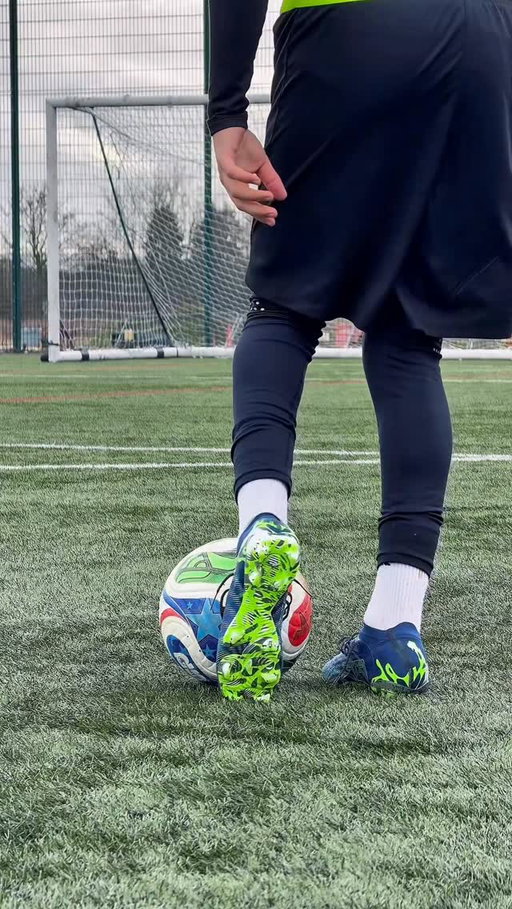 What’s your favourite technique? 🤔⚽️

Laces 💥
Whippage ☄️
Trivela 💫

#football #soccer #tutorial