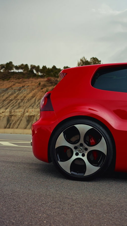 Once white. Now Tornado Red.

The Volkswagen Golf GTI W12-650.
650 PS. W12 twin-turbo. One-off.

Reborn in red and still the wildest GTI ever built.

#Volkswagen #GTI50 #IconsOfGTI @volkswagen.classic.de