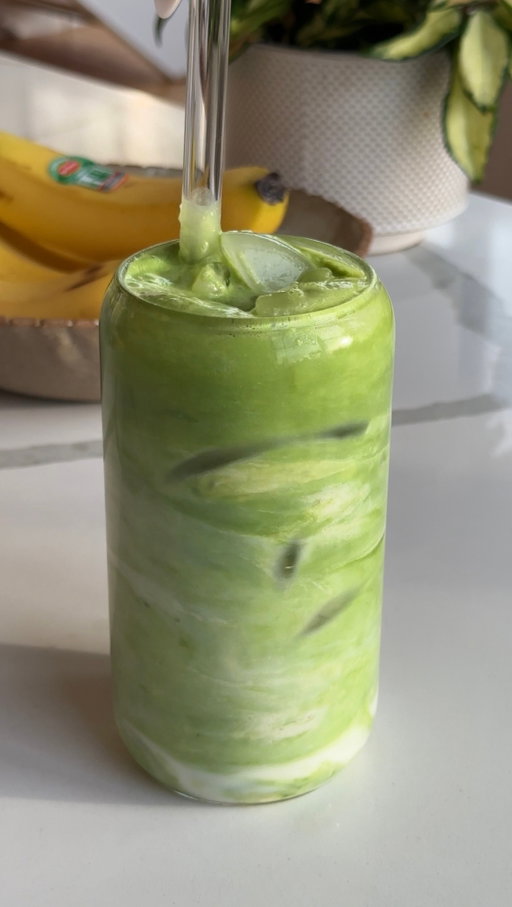 Fresh Del Monte banana meets creamy matcha for a latte that’s healthy, trendy, and oh-so yummy! 💚⁠
⁠
Banana Matcha Late Ingredients: ⁠
🍌 1/2 Fresh Del Monte banana⁠
🍌 2 tbsp oat milk creamer⁠
🍌 1/4 cup almond milk⁠
🍌 1 tbsp agave⁠
🍌 1/4 tsp vanilla extract⁠
🍌 Pinch of sea salt⁠
⁠
#freshdelmonte #fruit #freshfruit #matcha #bananamatcha
