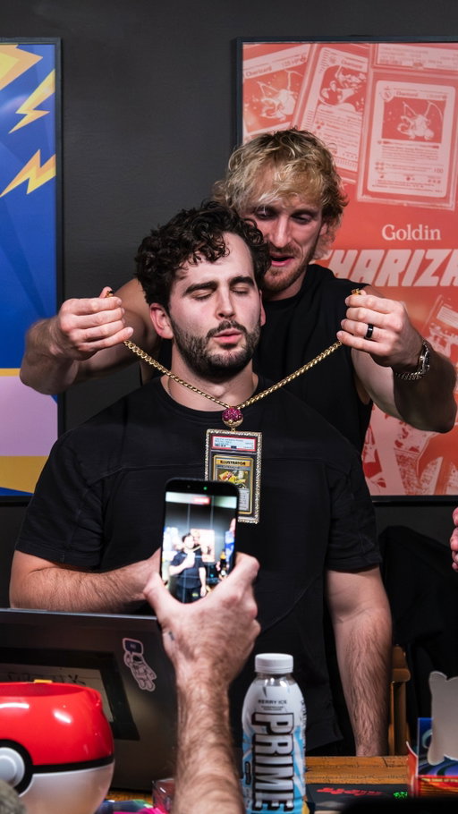 Most expensive trading card sold at auction and most expensive Pokémon card sold at auction: $16,492,000 by Logan Paul and Goldin 🇺🇸

The card was purchased by Logan in another record-breaking sale back in 2021, when it became the most expensive Pokemon card sold at a private sale for $5,275,000. It's now been purchased by AJ Scaramucci, who received the card at the event this week - it was placed around his neck at the end of the auction, attached to a $75,000 diamond necklace.

📽️ @loganpaul 
📷 @goldinco